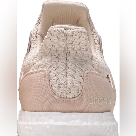 Women’s Ultra Boost 5.0 Halo Ivory size 7 - Picture 2 of 12